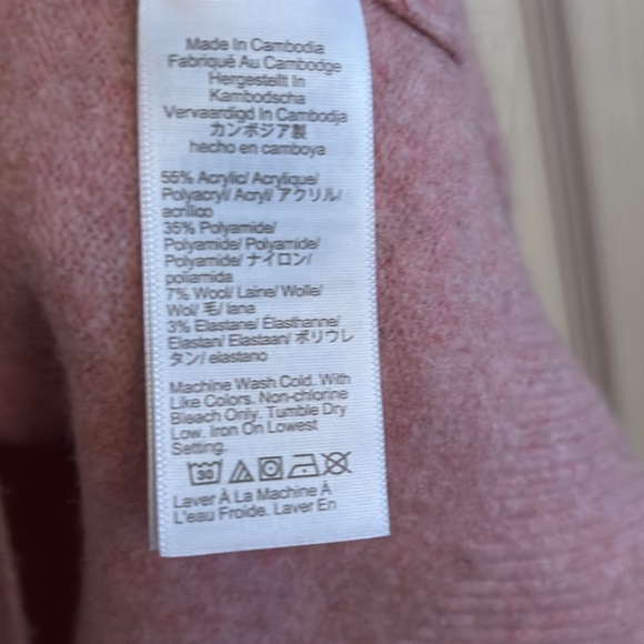 J. Crew Soft Pink Crew Neck wool blend Sweater - Picture 3 of 4